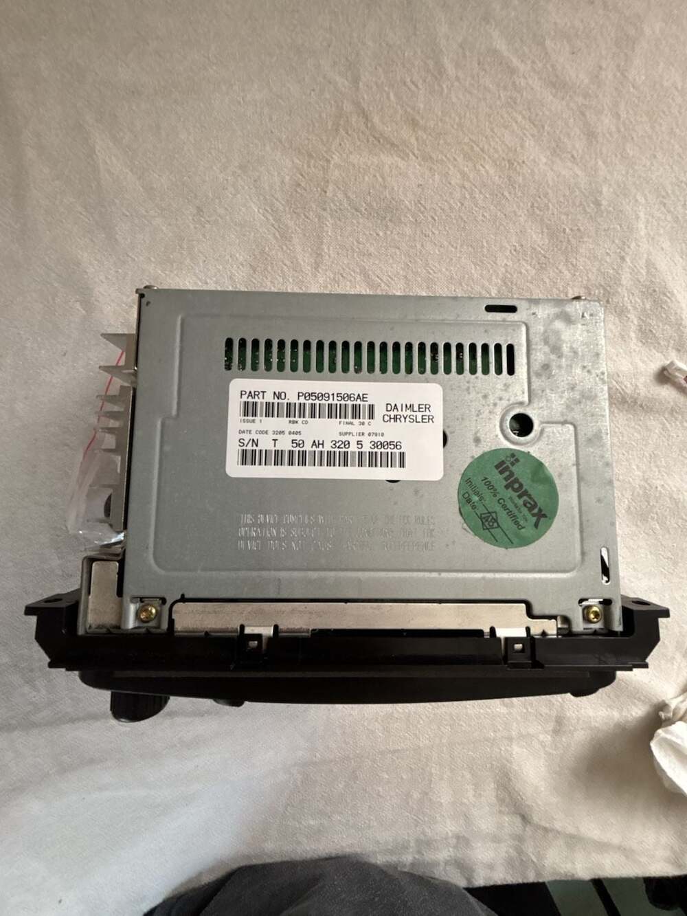 DaimlerChrysler OEM AM/FM CD Radio Player P05091506AE